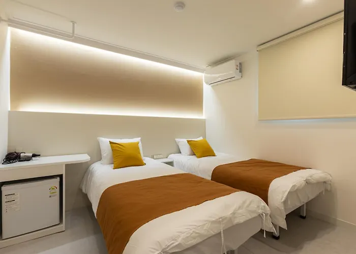 Hotel Friends 3*